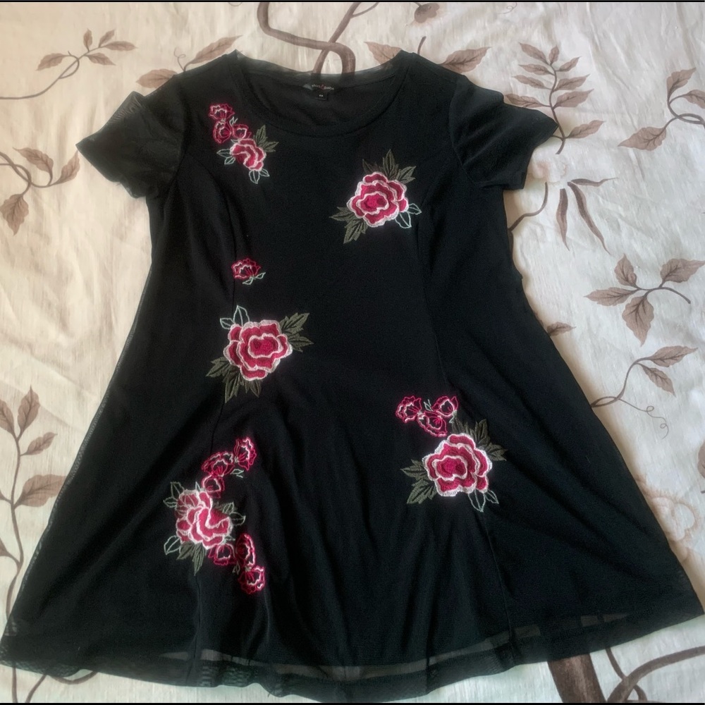 Stork & Babe Embroidered Maternity Top